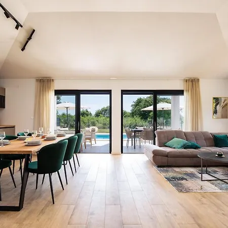 Casa Dvori By Istrialux Βίλα Valtura