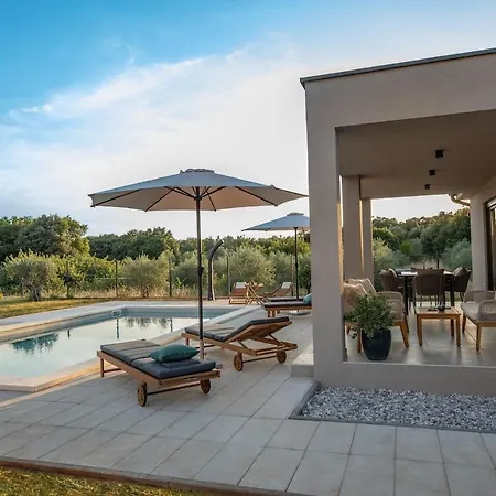 Casa Dvori By Istrialux Βίλα Valtura