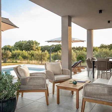 Casa Dvori By Istrialux Βίλα Valtura
