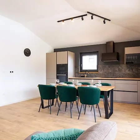 Casa Dvori By Istrialux Βίλα Valtura